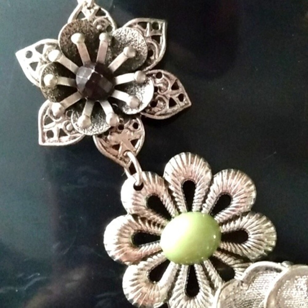 Silvertone Flowers Floral Necklace 19" adjustable Fashion Jewelry Studded Boho - Picture 5 of 6